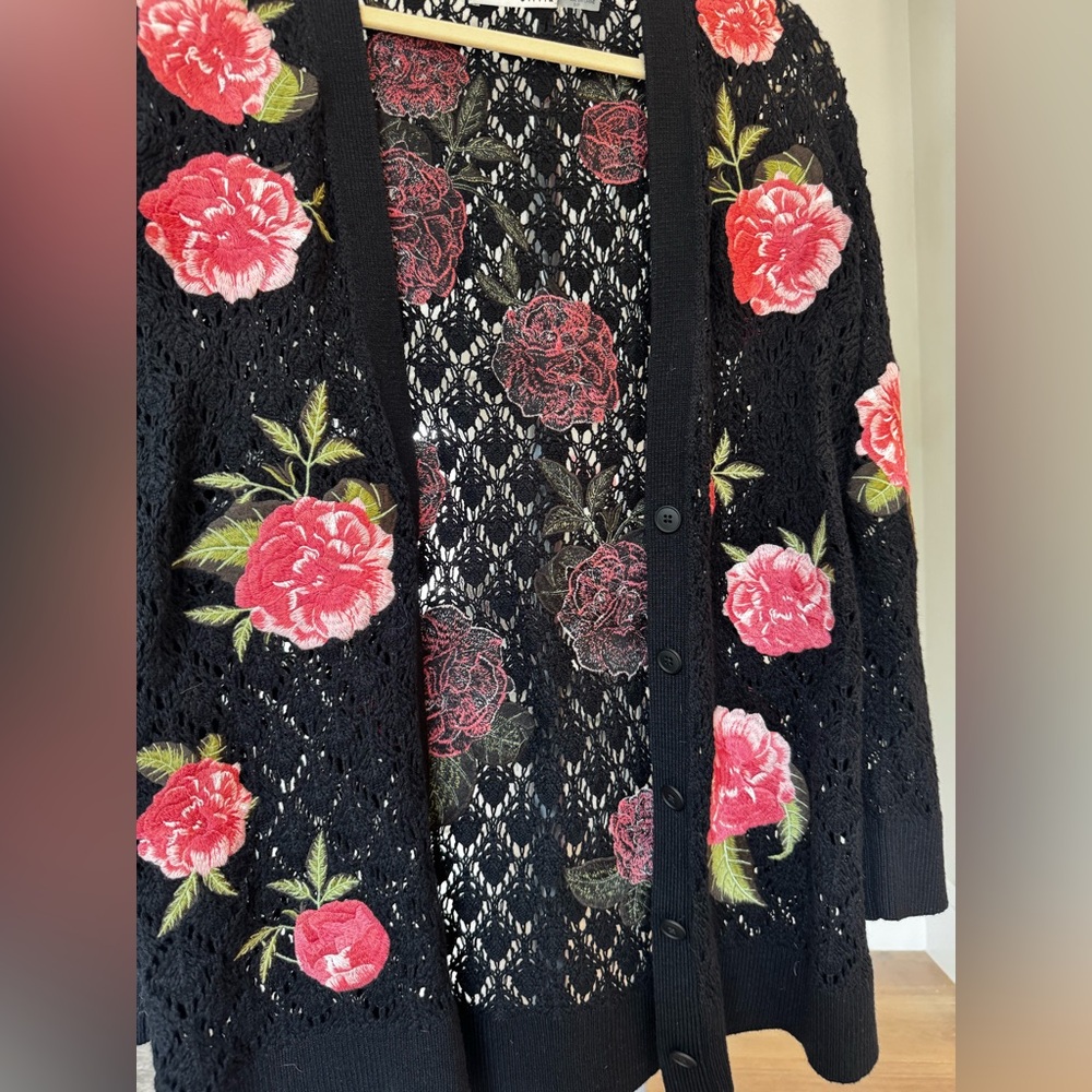 Alice + Olivia Black and Floral Appliqué Grandpa Cardigan - Size Small - Picture 6 of 8